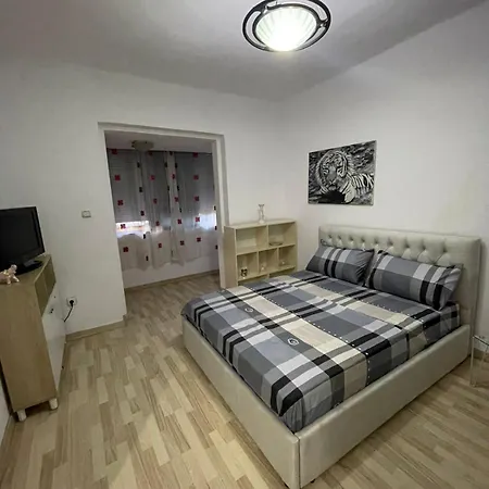 E&B Cosy Apartment 2 Tirana Extérieur photo