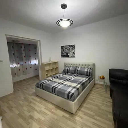 E&B Cosy Apartment 2 Tirana Extérieur photo